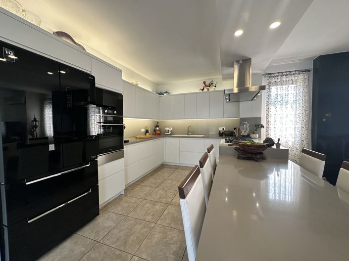 Image No.6-5 Bed Villa for sale