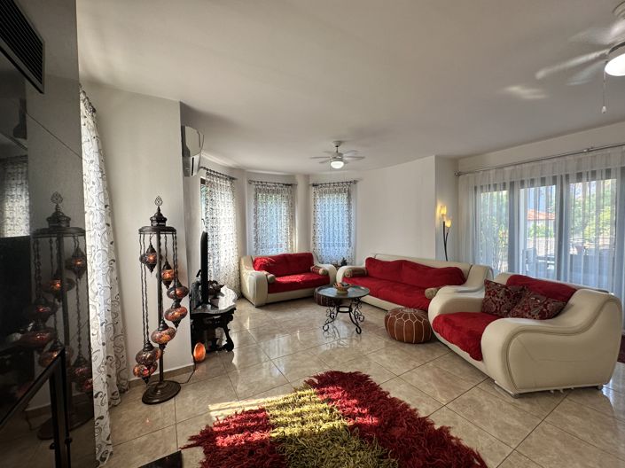 Image No.8-5 Bed Villa for sale