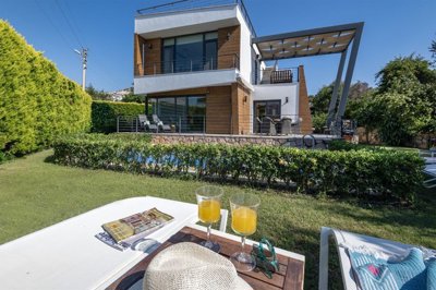 Breathtaking Villa With A Private Pool & Garden For Sale In Yalikavak - Relaxing outdoor areas