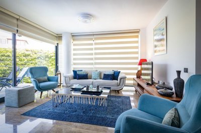 Breathtaking Villa With A Private Pool & Garden For Sale In Yalikavak - Lounge with exterior access