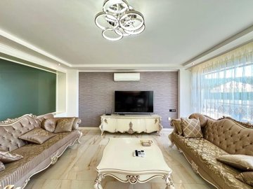 Ultra-Luxurious Sea View Alanya Villa For Sale - Elegant lounge