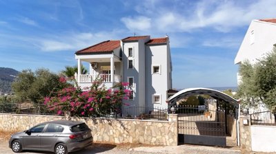 A Detached Immaculate Villa For Sale In Akbuk - View to the villa from the road