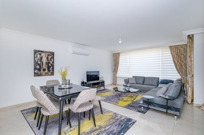 Exceptional Apartment For Sale In Kargicak, Alanya - Dining room and lounge