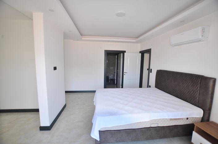 Image No.18-7 Bed Villa for sale