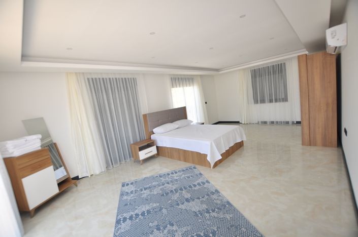 Image No.21-7 Bed Villa for sale