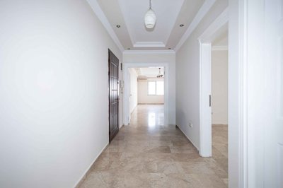 Notable Alanya Apartment For Sale In Cikcilli - Apartment's hallway