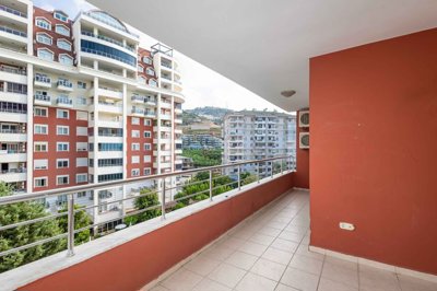 Notable Alanya Apartment For Sale In Cikcilli - Large balcony
