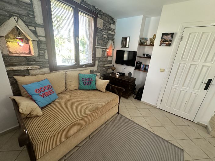 Image No.10-2 Bed Villa for sale