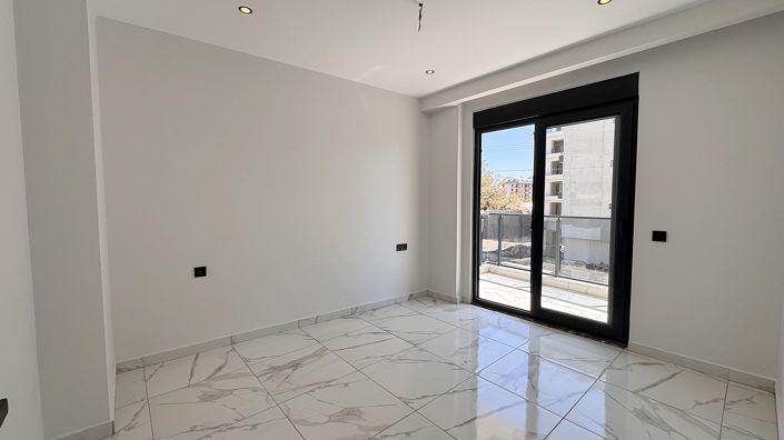 Image No.10-2 Bed Apartment for sale