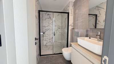 Sophisticated Apartment For Sale In Alanya – First bathroom