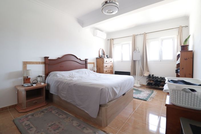 Image No.10-2 Bed Townhouse for sale