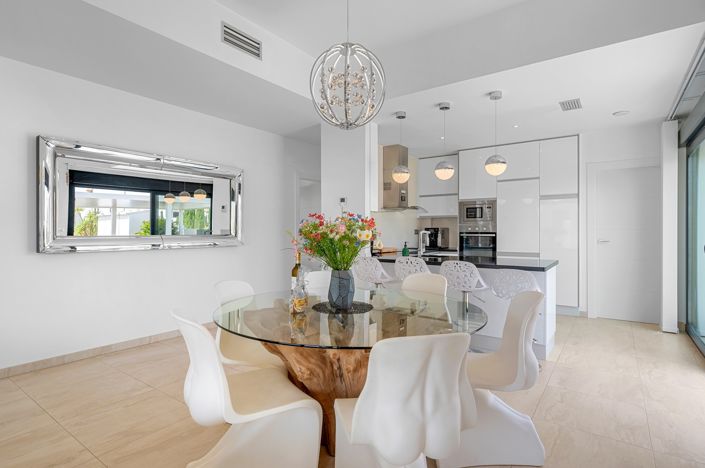 Image No.8-3 Bed Villa for sale