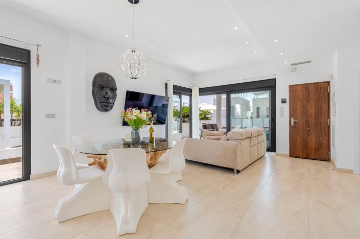 Image No.9-3 Bed Villa for sale