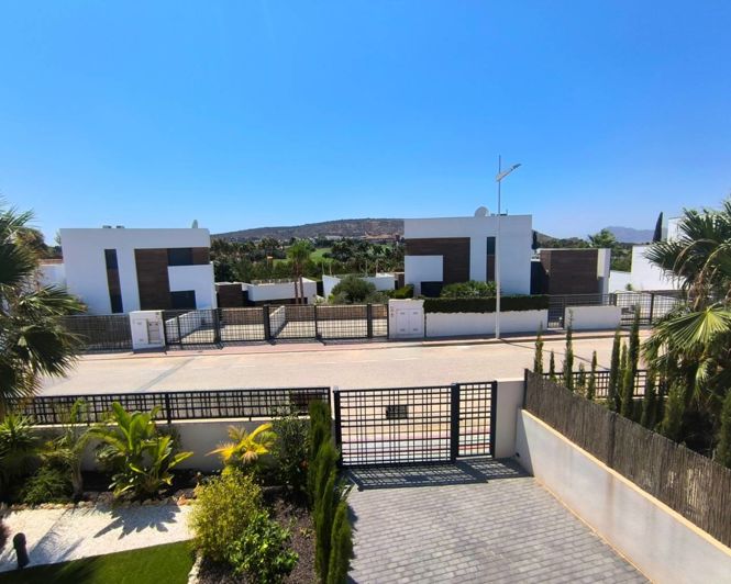 Image No.17-3 Bed Villa for sale