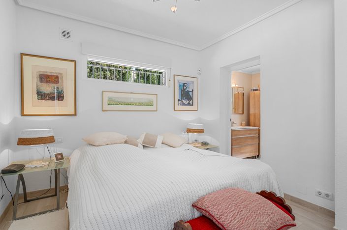 Image No.17-3 Bed Villa for sale