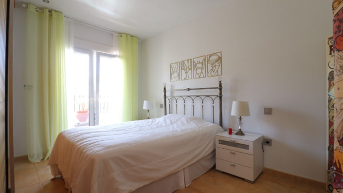 Image No.14-3 Bed Townhouse for sale