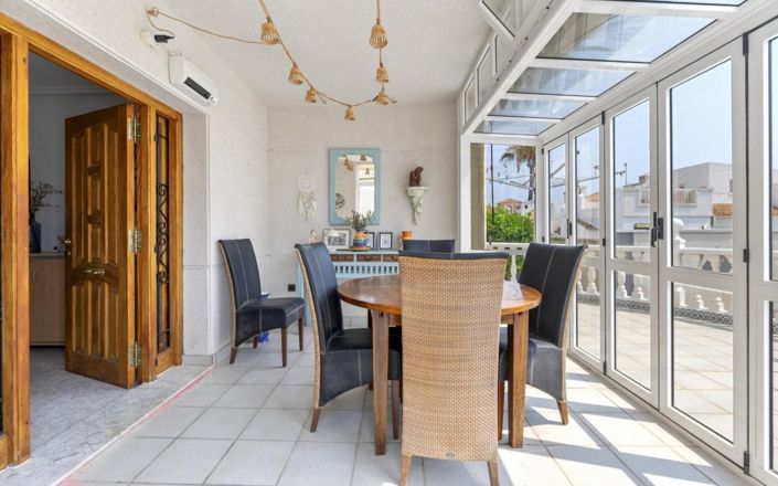 Image No.3-4 Bed Villa for sale