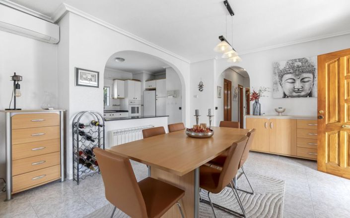 Image No.8-4 Bed Villa for sale