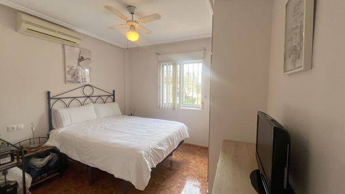 Image No.11-2 Bed Townhouse for sale