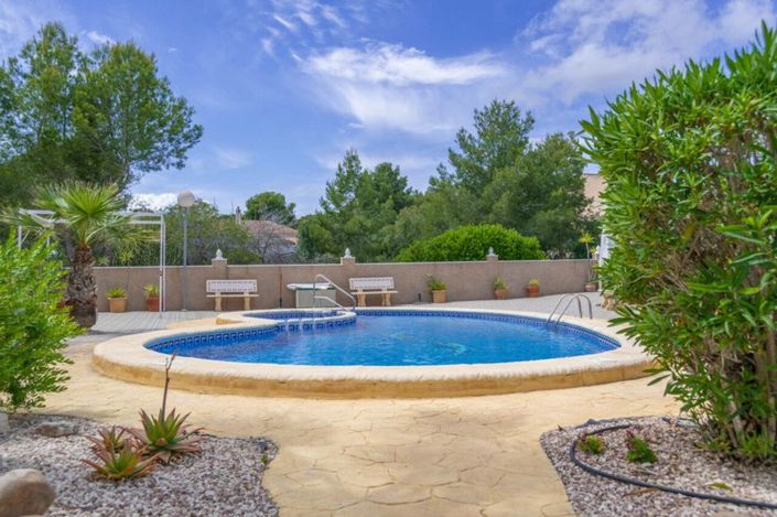 Image No.29-2 Bed Townhouse for sale