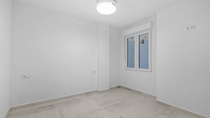 Image No.24-3 Bed Apartment for sale