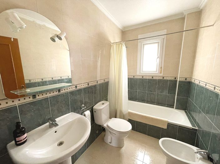 Image No.12-3 Bed Villa for sale