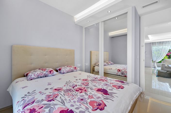 Image No.13-3 Bed Property for sale