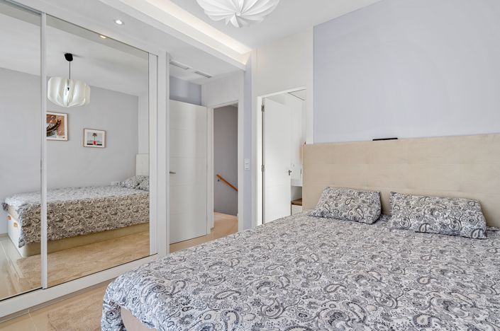 Image No.25-3 Bed Property for sale