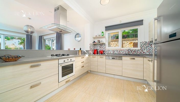 Image No.11-5 Bed Villa for sale