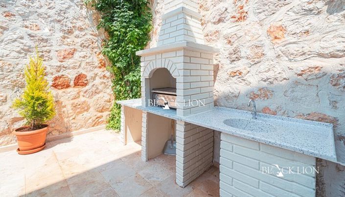 Image No.9-5 Bed Villa for sale