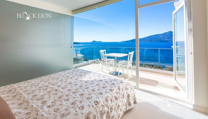 Image No.24-4 Bed Property for sale