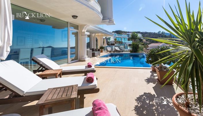 Image No.4-4 Bed Property for sale