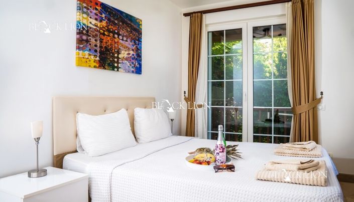 Image No.12-3 Bed Villa for sale