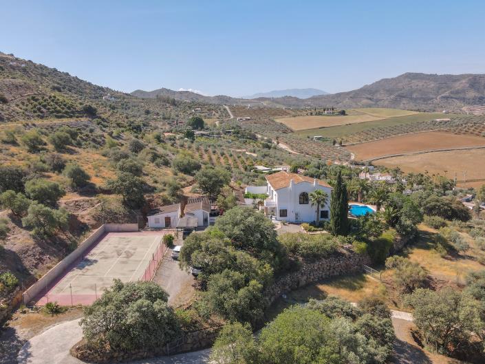 Image No.11-7 Bed Hotel for sale