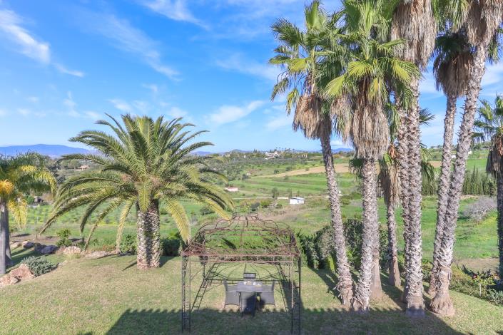 Image No.61-6 Bed Villa / Detached for sale