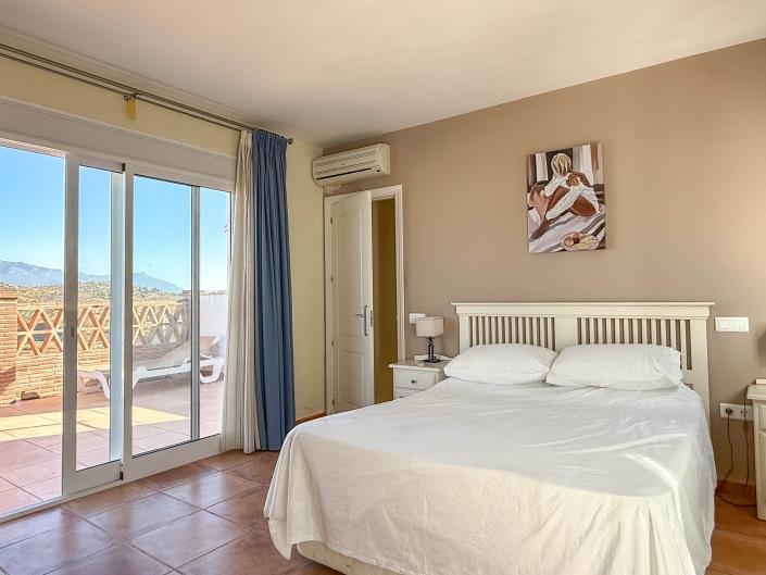 Image No.18-2 Bed Villa / Detached for sale