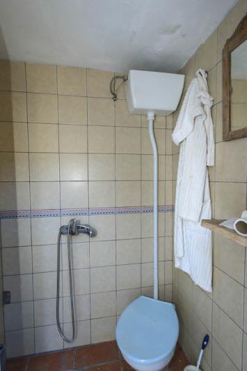 Image No.22-1 Bed Farmhouse for sale