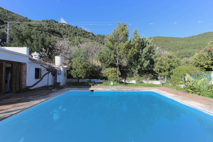 Image No.23-1 Bed Farmhouse for sale