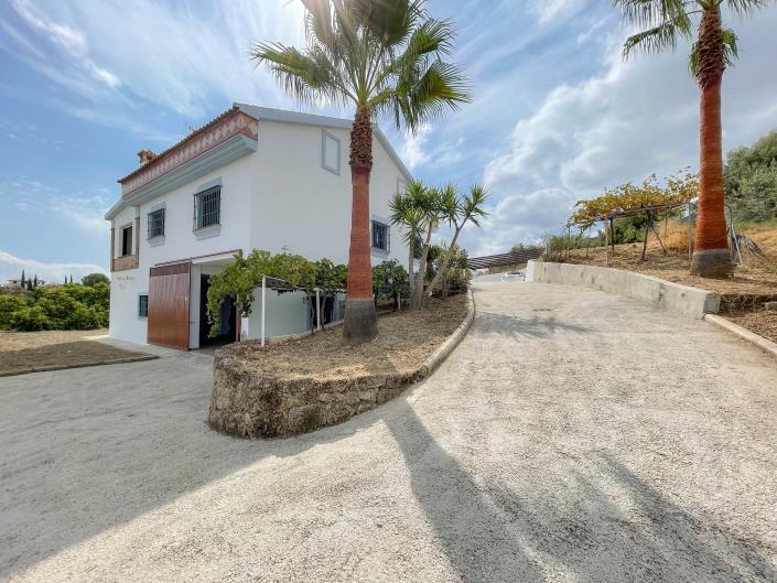Image No.4-5 Bed Villa / Detached for sale