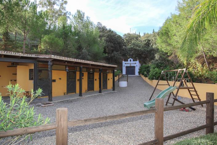 Image No.3-Maison de campagne de 5 chambres à vendre à Coin