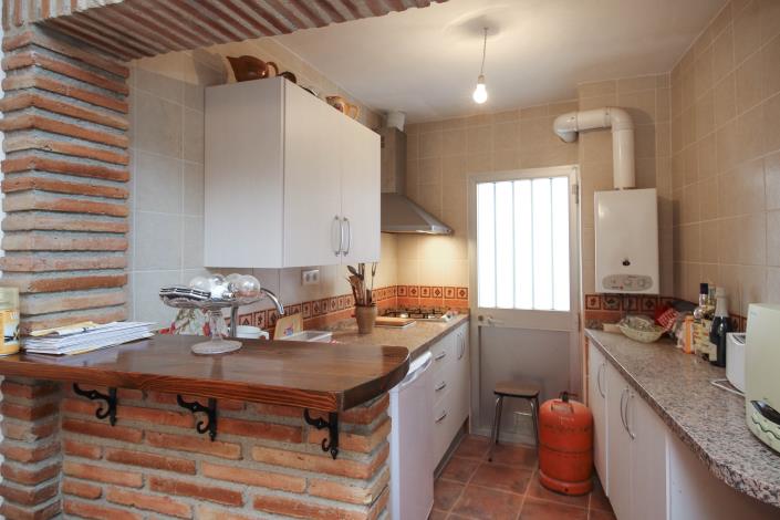 Image No.12-4 Bed Townhouse for sale