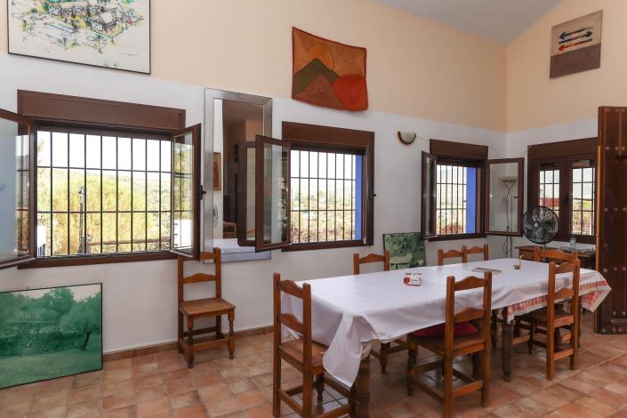 Image No.11-Un hôtel de 14 chambres à vendre à Guaro