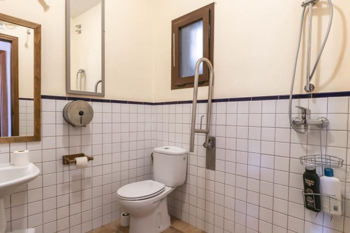 Image No.13-Un hôtel de 14 chambres à vendre à Guaro