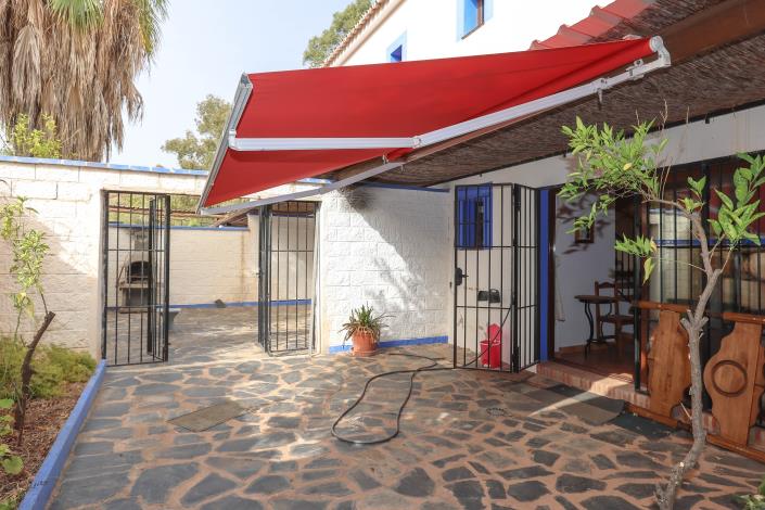 Image No.30-Un hôtel de 14 chambres à vendre à Guaro