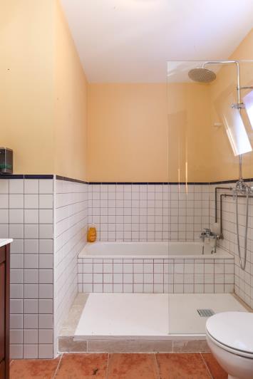 Image No.37-Un hôtel de 14 chambres à vendre à Guaro