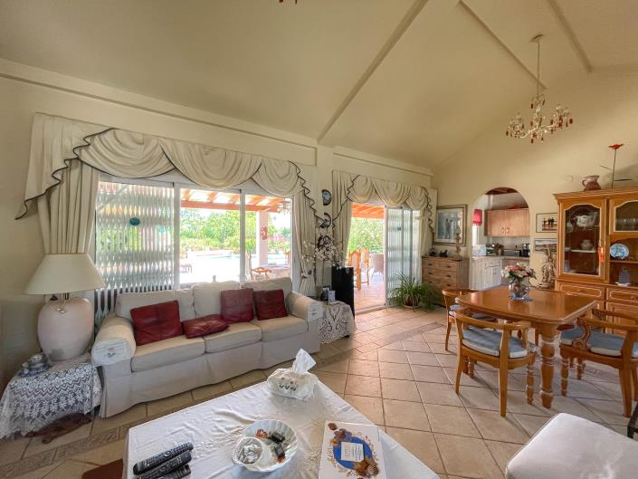 Image No.8-5 Bed Villa / Detached for sale