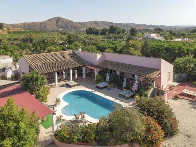 Image No.52-5 Bed Villa / Detached for sale