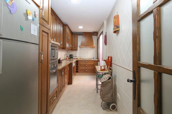 Image No.10-4 Bed Townhouse for sale