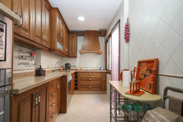 Image No.11-4 Bed Townhouse for sale