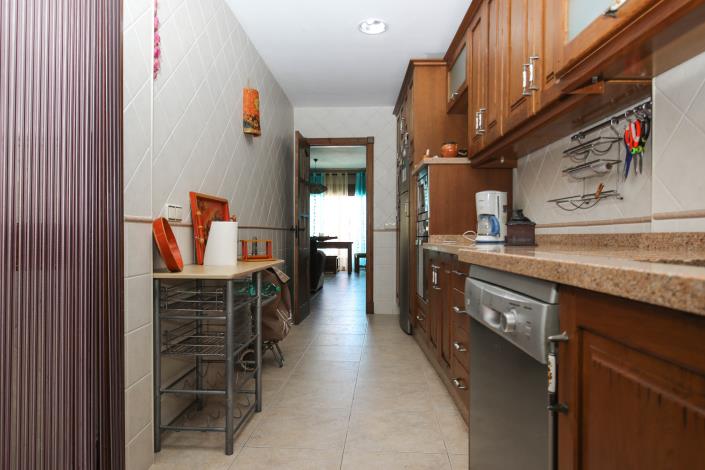 Image No.13-4 Bed Townhouse for sale